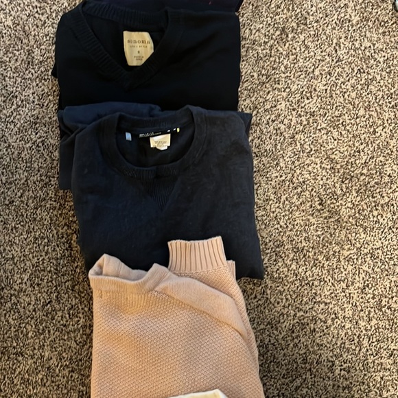 Boys size 20 3 white shirts, men S Short sleeve, 2 navy long sleeve sweaters, - Picture 7 of 9